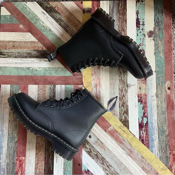 Vegetarian Shoes Boulder Boots w/Airseal Town Sole NWOB Womens Black Size 8 - Picture 4 of 10